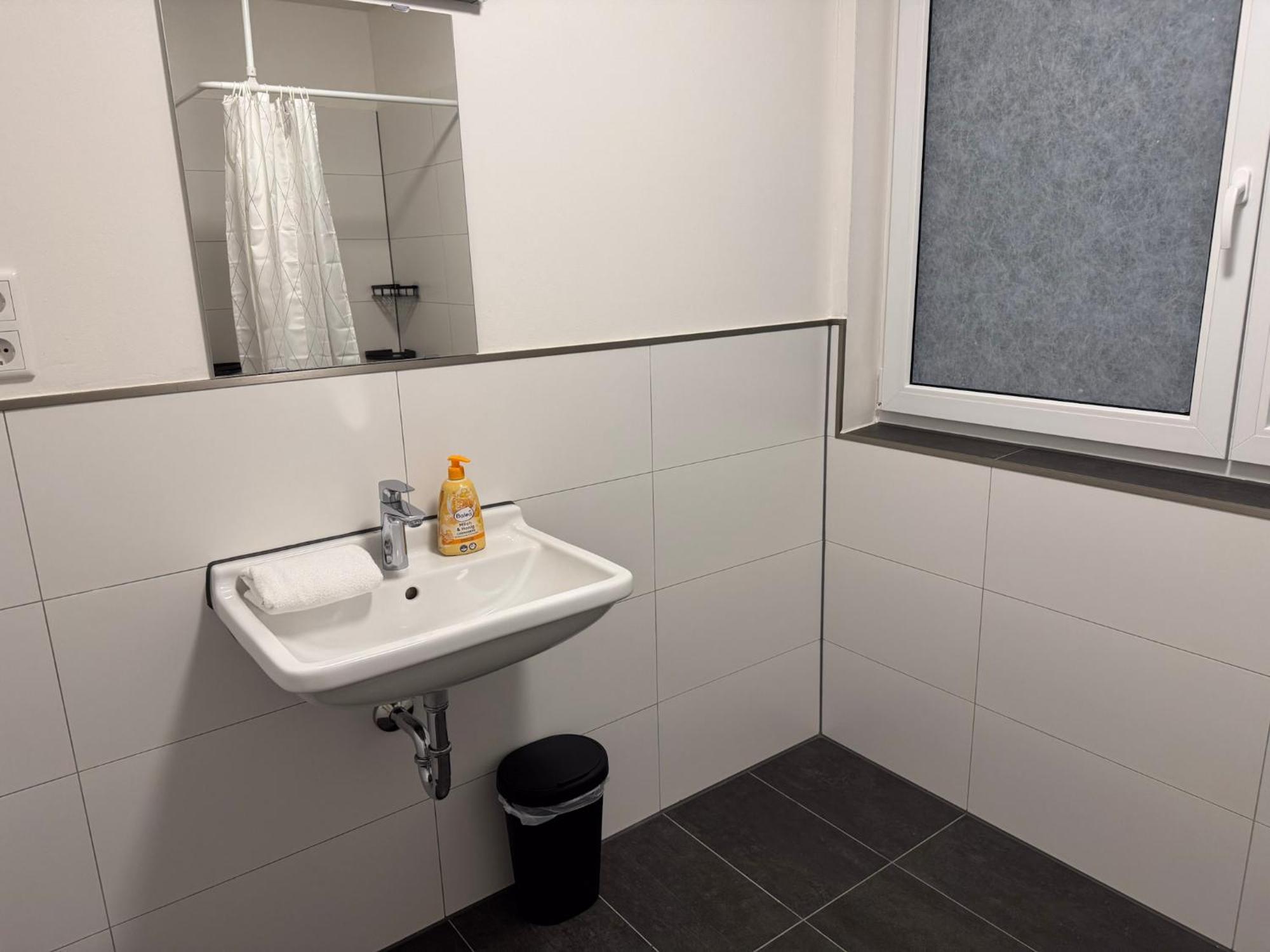 T&K Apartments - Bergisch Gladbach - 7 Comfortable Apartments - 20 Min To Fair Messe Cologne Apartment